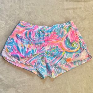 NWOT Lilly Pulitzer Luxletic 4” Ocean Trail Shorts - Carnival Coral